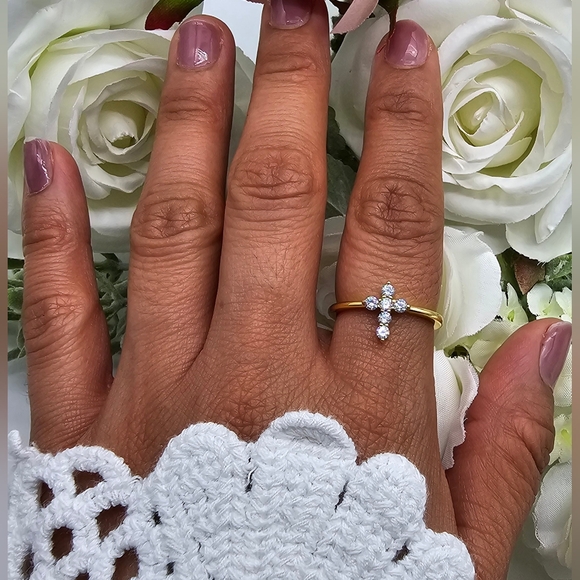 ♥️ Faithful Golden Cross RingCross - Picture 2 of 6